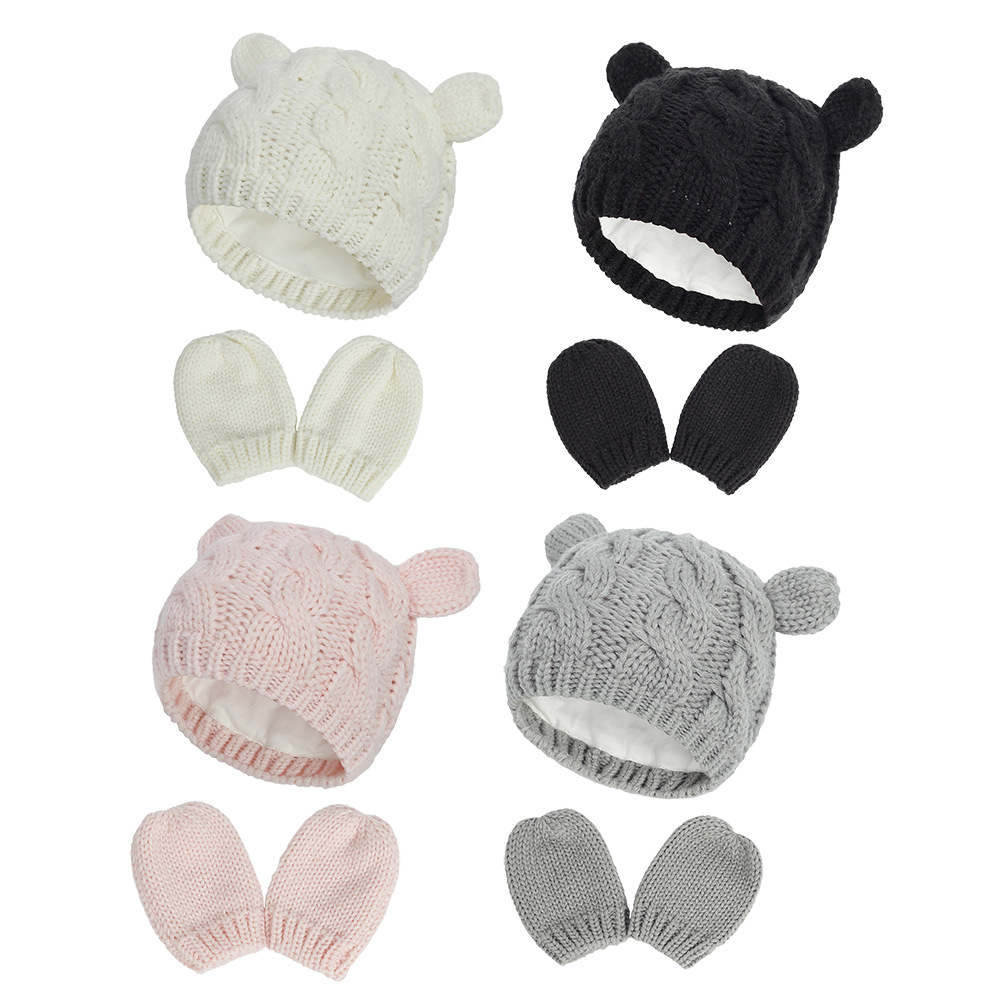 Newborn Hat and Mittens Set 2