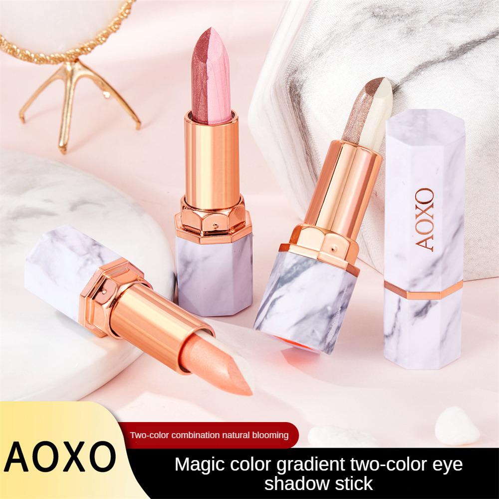 Gradient Eyeshadow Application