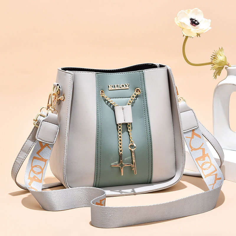 Women's Single Shoulder Bag - Lifestyle Image