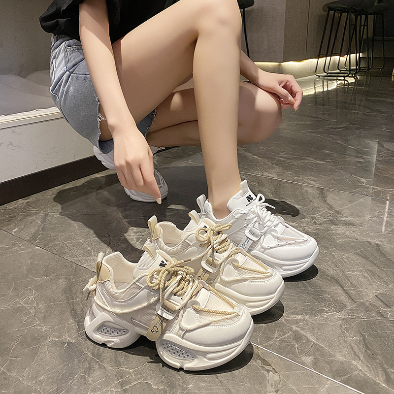 Women's Sports Shoes 1