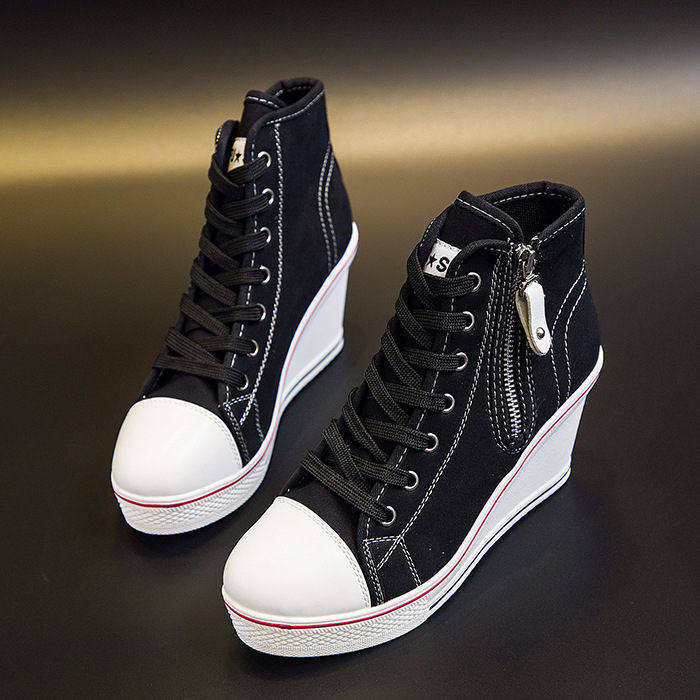 Black High Heeled Canvas Shoes