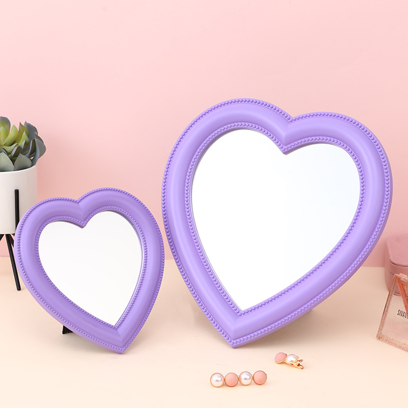 Heart-shaped mirror
