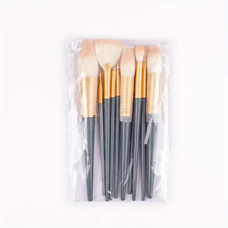 Soft fluffy makeup brushes set