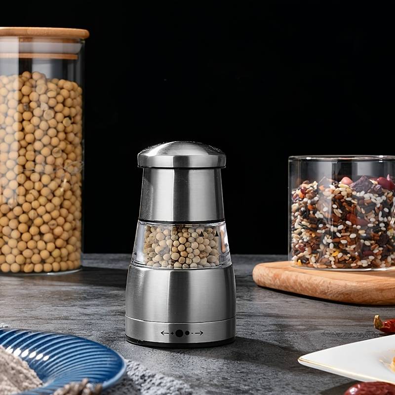 Salt and Pepper Grinder Image 2